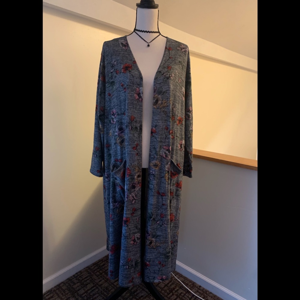NWOT LuLaRoe Sarah Cardigan !!!